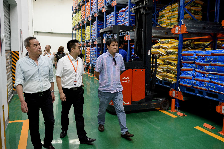 2d5c5dfad1a74821f7b1573213315586