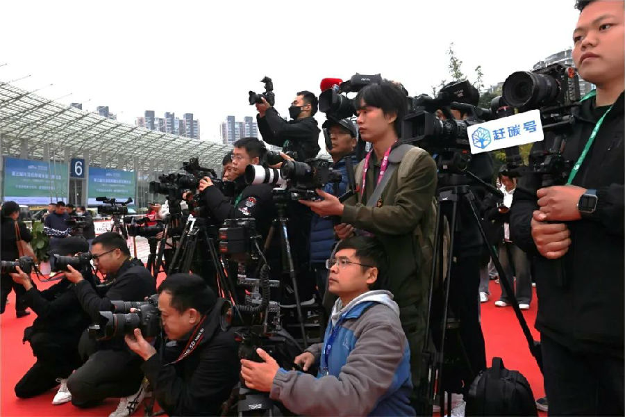 a0a4d3f8aaf264b6d2525d1d3bb3ded3